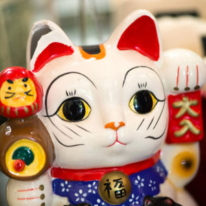 Chinese kitty figurine